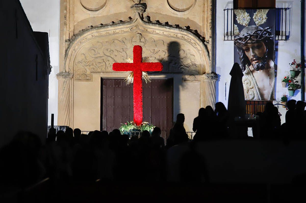 Las Cruces de Mayo vuelven a Córdoba con lluvia, Juanma Moreno y buen ambiente