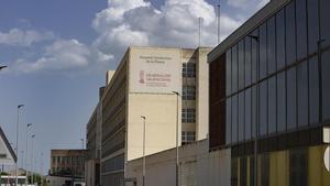 Fachada del Hospital de la Ribera, en una imagen de archivo.