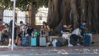 Hasta 500 euros la noche por una de las últimas habitaciones para vivir las Hogueras de Alicante