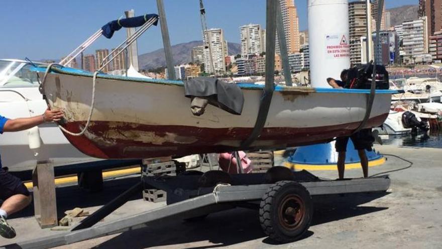 La patera en el puerto de Benidorm