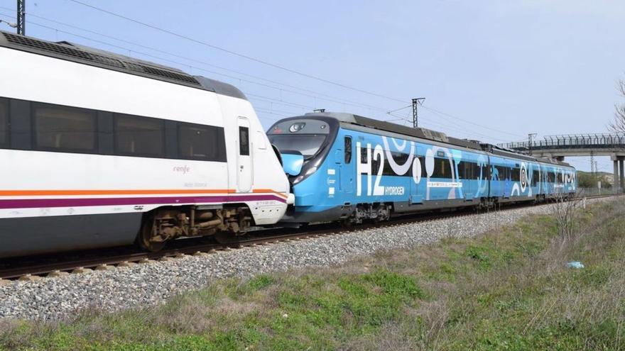 El tren de hidrógeno pasa por la provincia de Zamora en su primer viaje. | J.N.