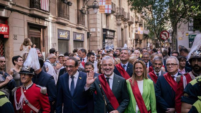 El sondeo de EL PERIÓDICO marca la Mercè: Collboni se ve como único líder posible y la oposición subraya que su gestión suspende