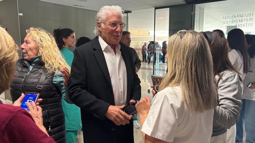 Nico, el hombre que fue confundido con Richar Gere en la Arrixaca.