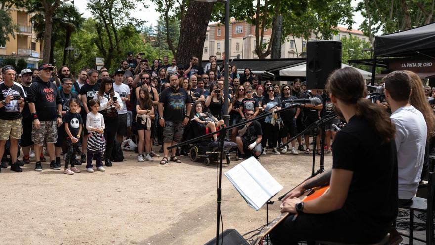 Zamora seduce a la marea negra