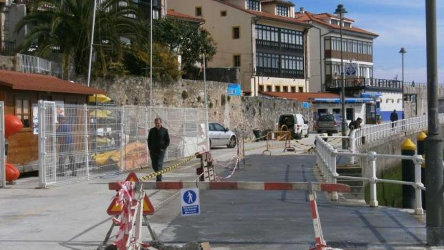 Aspecto del vial Tomás Gutiérrez Herrero ayer por la mañana en Llanes.