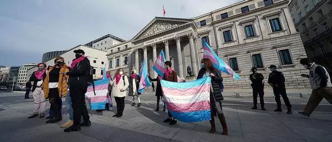 La dura realidad del colectivo trans: el 53% sufre pobreza y el 55% se ha intentado suicidar
