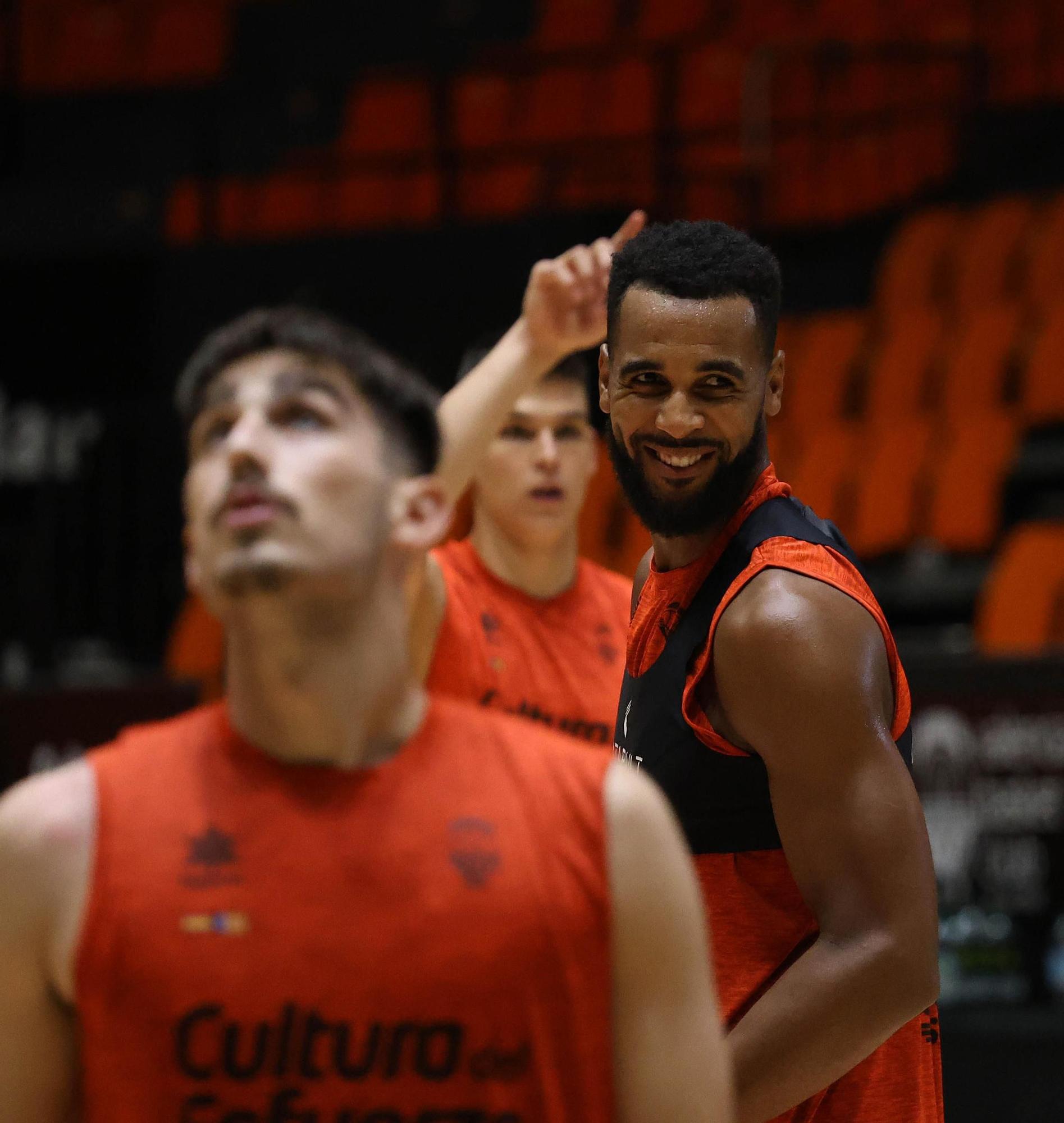 Entrenamiento del Valencia Basket previo al partido frente a Maccabi