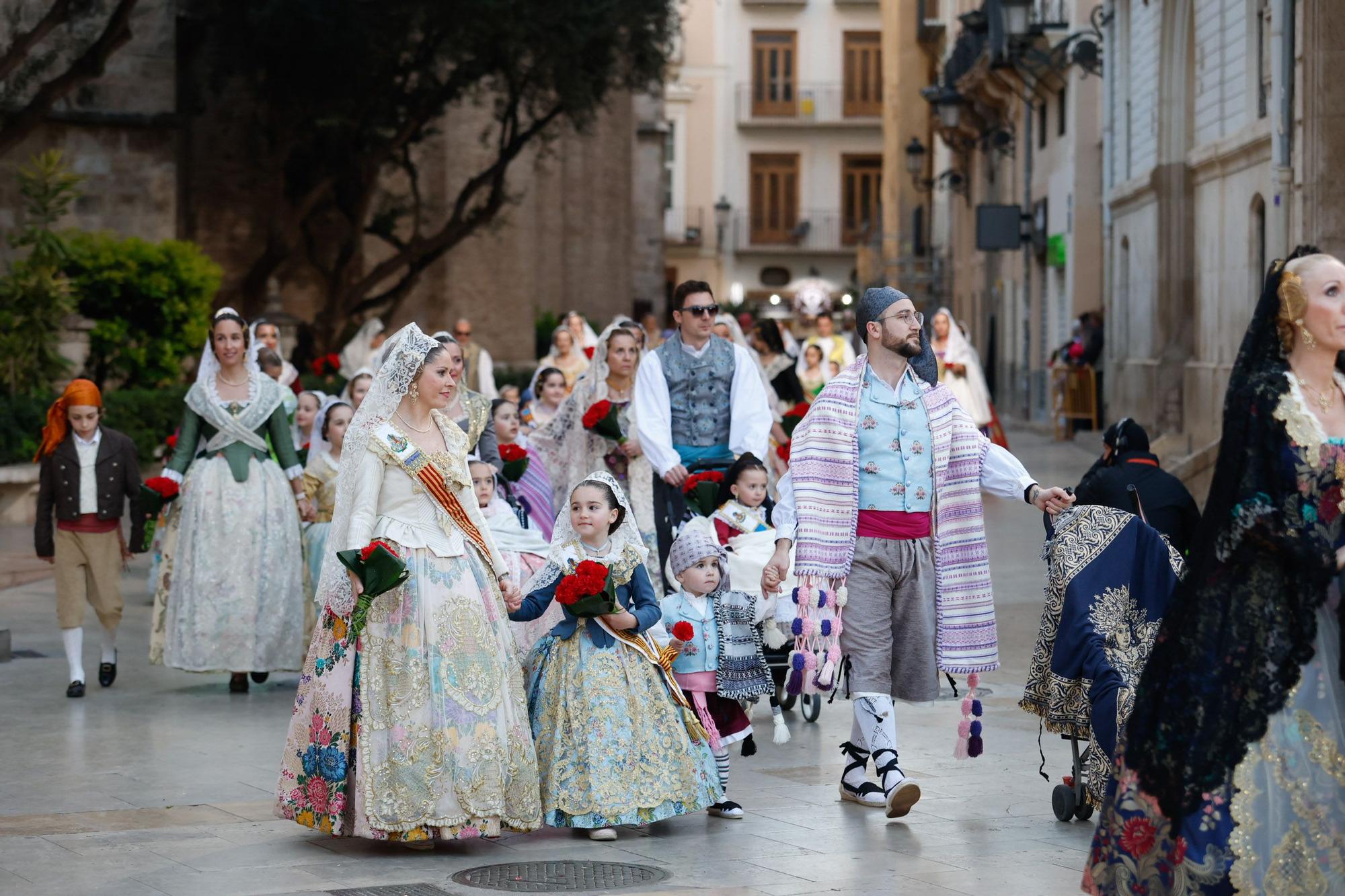 Búscate en el primer día de la Ofrenda en la calle San Vicente entre las 18:00 y las 19:00