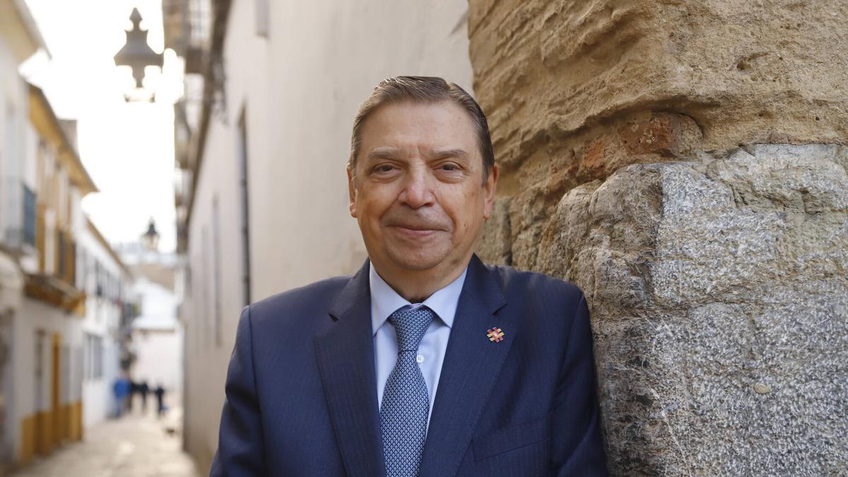 Luis Planas: «El impacto de la gripe aviar es limitado: las medidas adoptadas, hoy por hoy, son suficientes» Luis Planas: «El impacto de la gripe aviar es limitado: las medidas adoptadas, hoy por hoy, son suficientes»