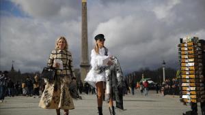 Invitadas al desfile de Dior en la plaza de la Concordia, el 25 de febrero.