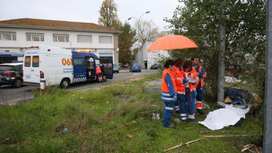 Fallece un indigente que vivía al raso en un jardín en el centro de Vigo