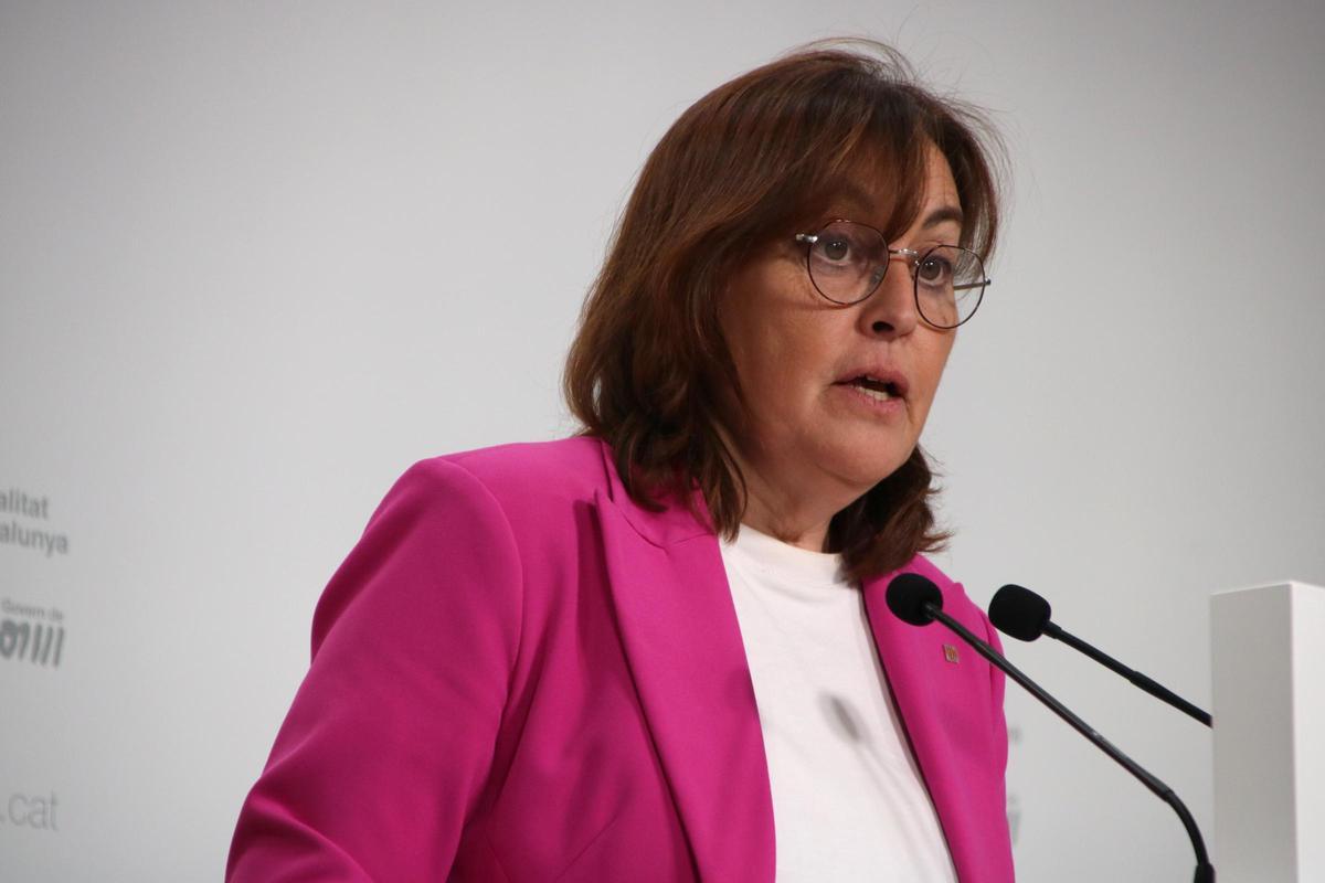 La portaveu del Govern i consellera de Territori, Sílvia Paneque, en una roda de premsa al Palau de la Generalitat.