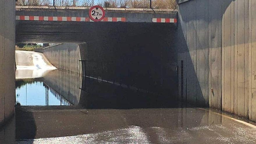 Túnel inundado antes de ser reparada la bomba de agua.