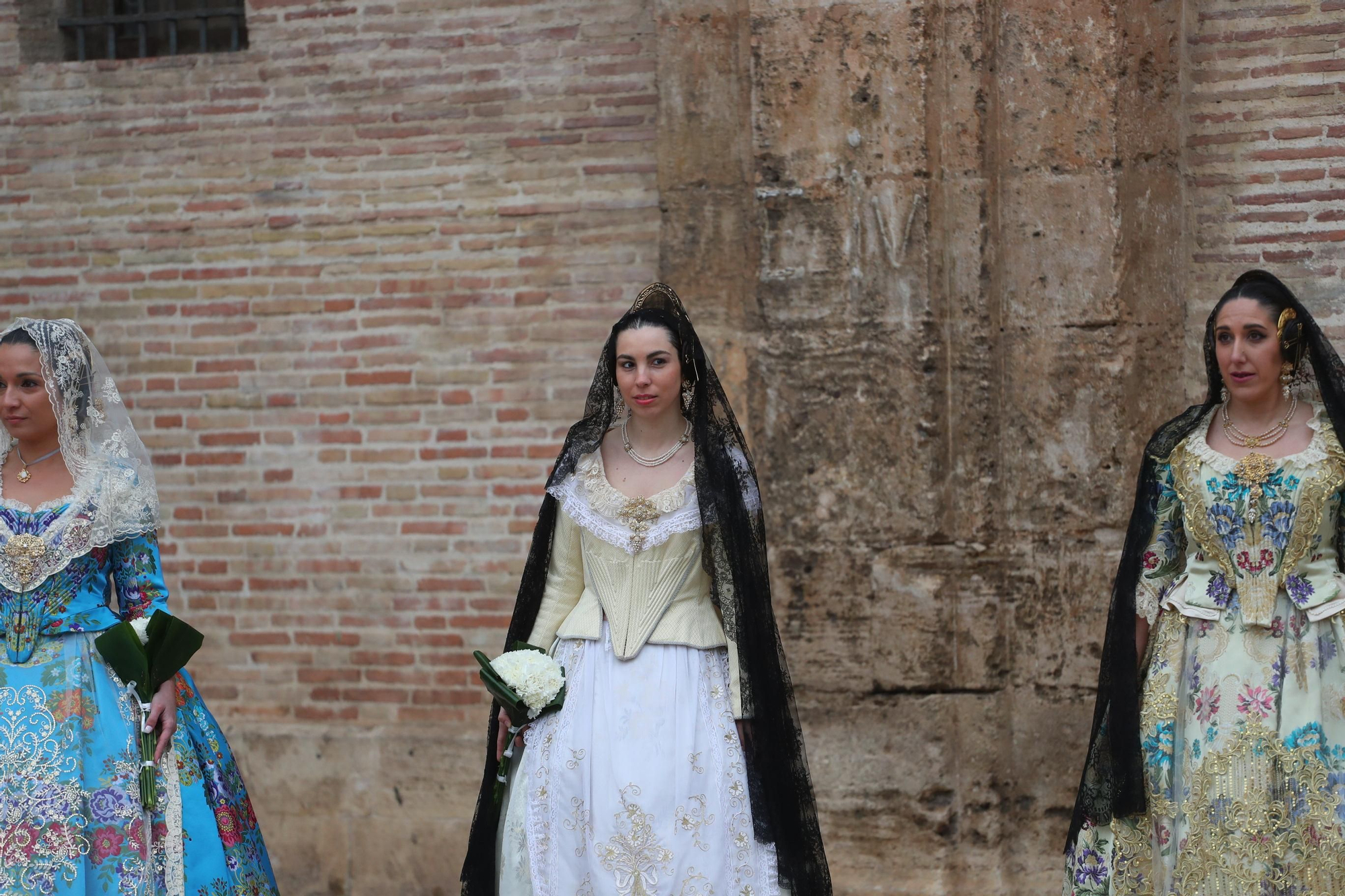 Búscate en el primer día de ofrenda por la calle de la Paz (entre las 15:30 a las 17:00 horas)