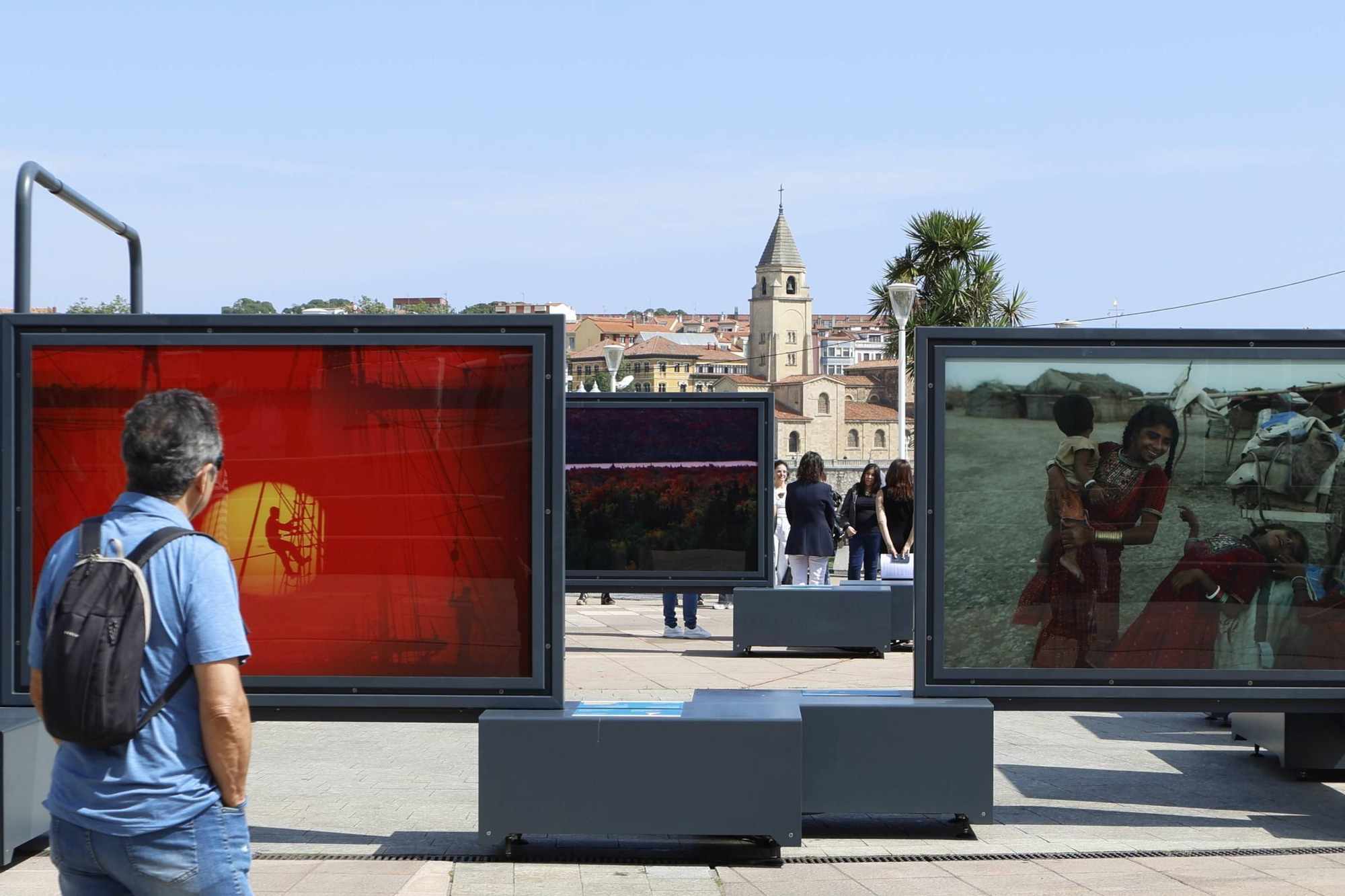 Exposición "Colores del mundo" en Gijón en El Náutico
