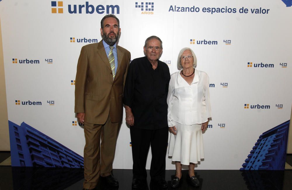 Algunos de los asistentes al 40º aniversario de Urbem.