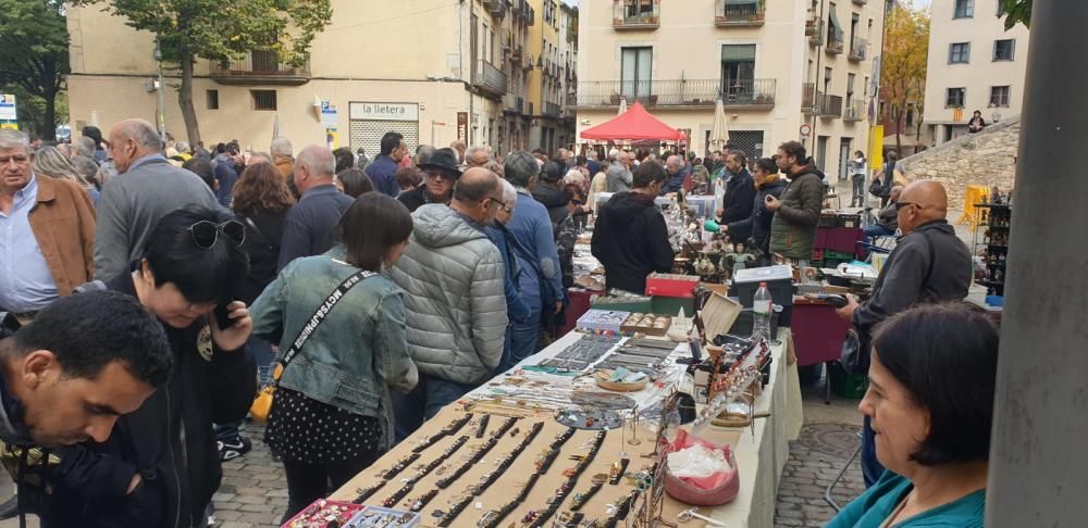 Fires d'artesans, pintura i brocanters a Girona.