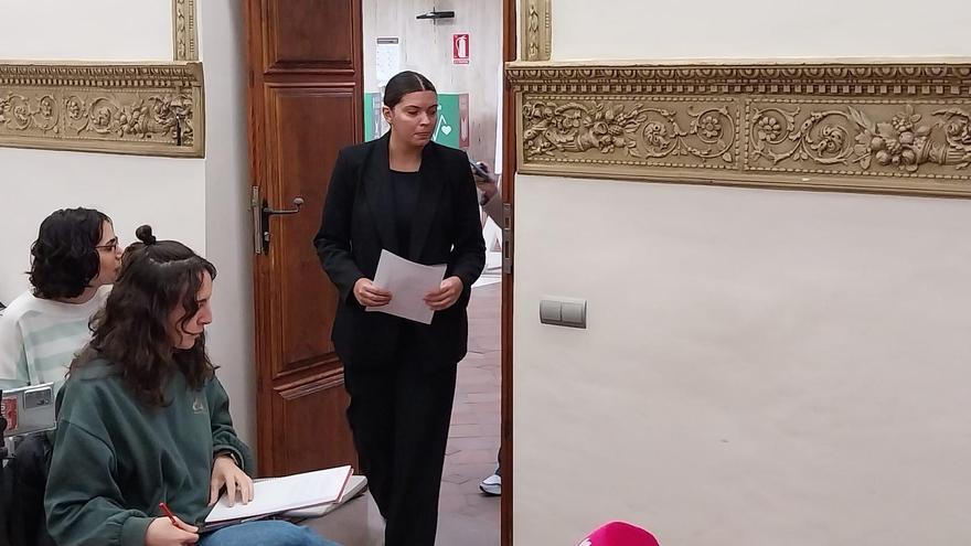 Mar Chordá, el martes, al acceder a la sala de prensa del ayuntamiento.