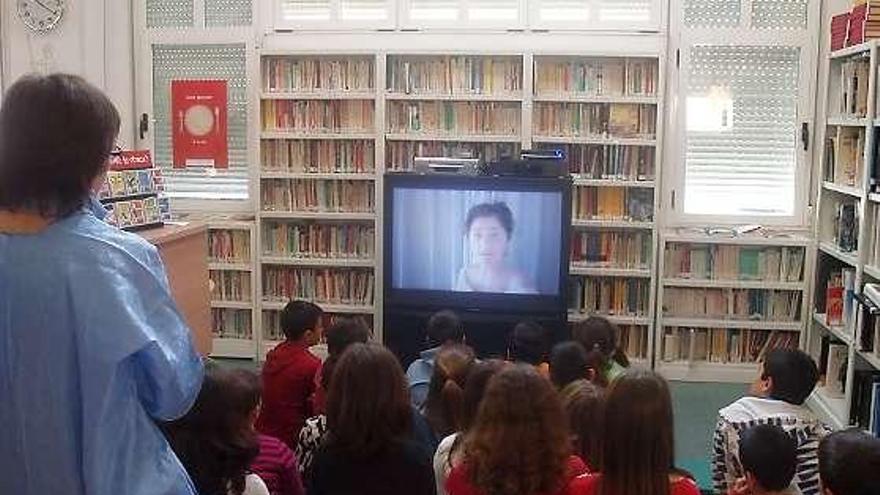 Escolares en una sesión del programa «La biblioteca de Alejandría».