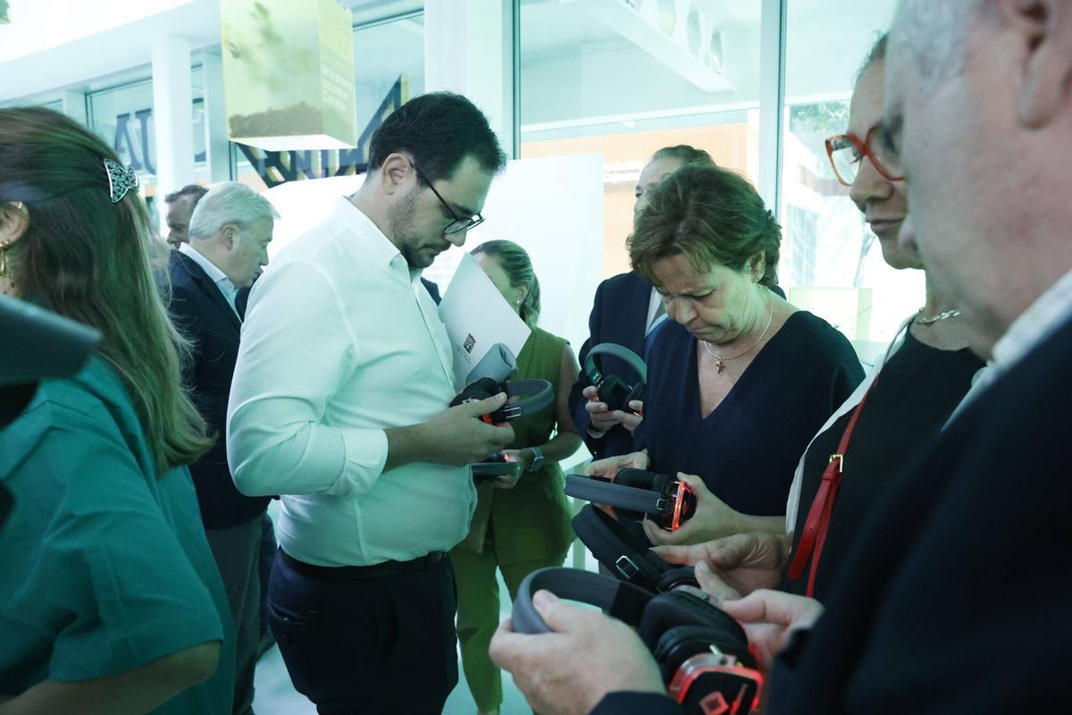 La inauguración institucional del pabellón de Caja Rural de Asturias en la Feria de Muestras, en imágenes
