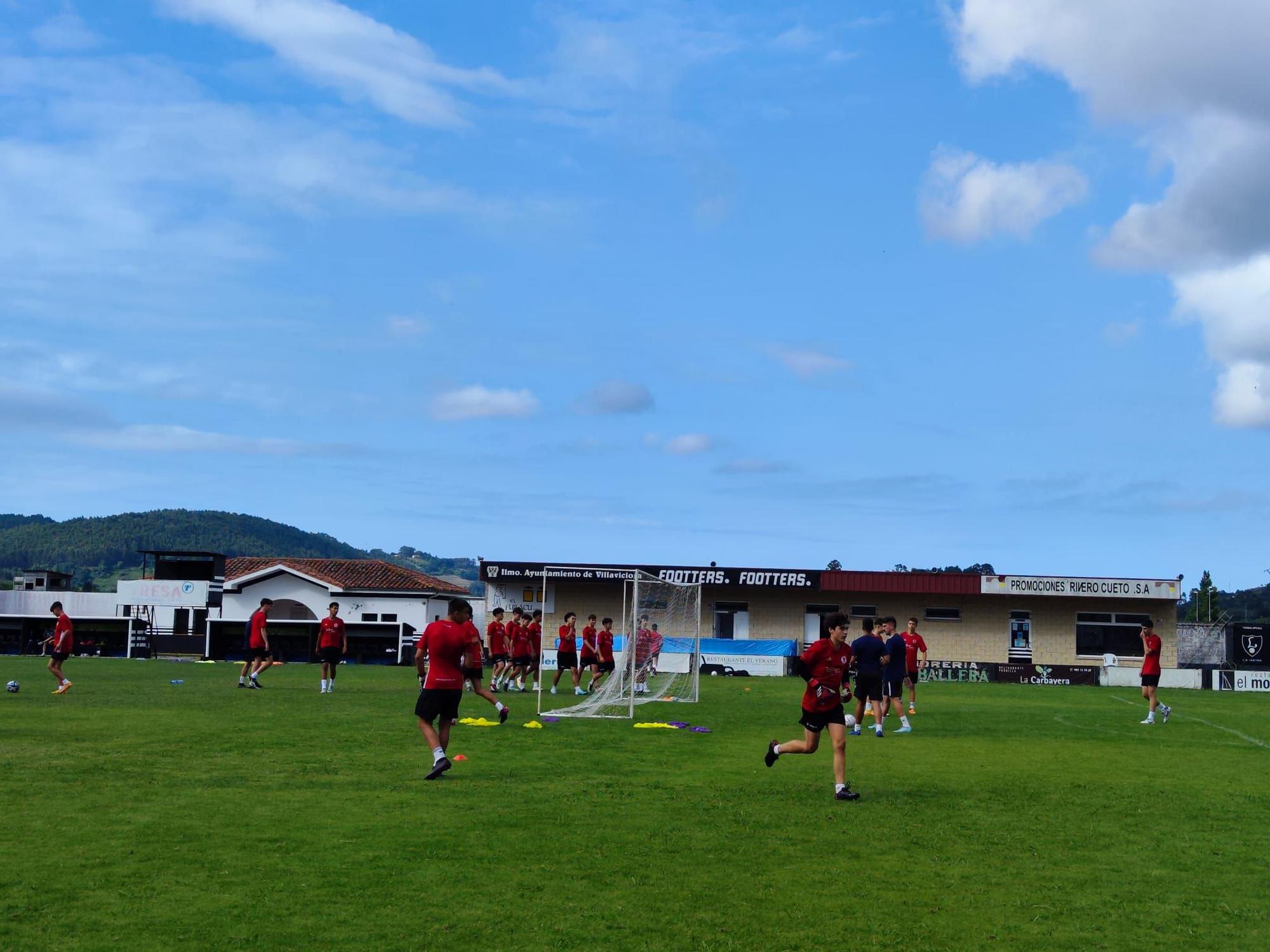 La cantera del fútbol profesional entrena en Villaviciosa: así es el campus de Marcelino García Toral