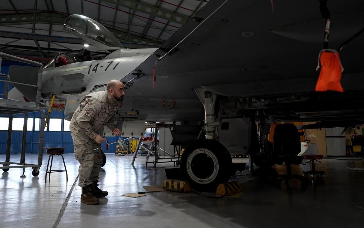 Hangar de mantenimiento de cazas Eurofighter en la base aérea de Los Llanos (Albacete)