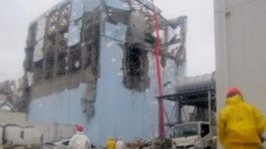 Evacuada la planta de Fukushima por el humo negro del reactor 3