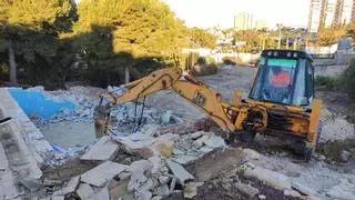 La magistrada vuelve a ordenar la paralización de los trabajos en la finca disputada a golpe de excavadora en Alicante