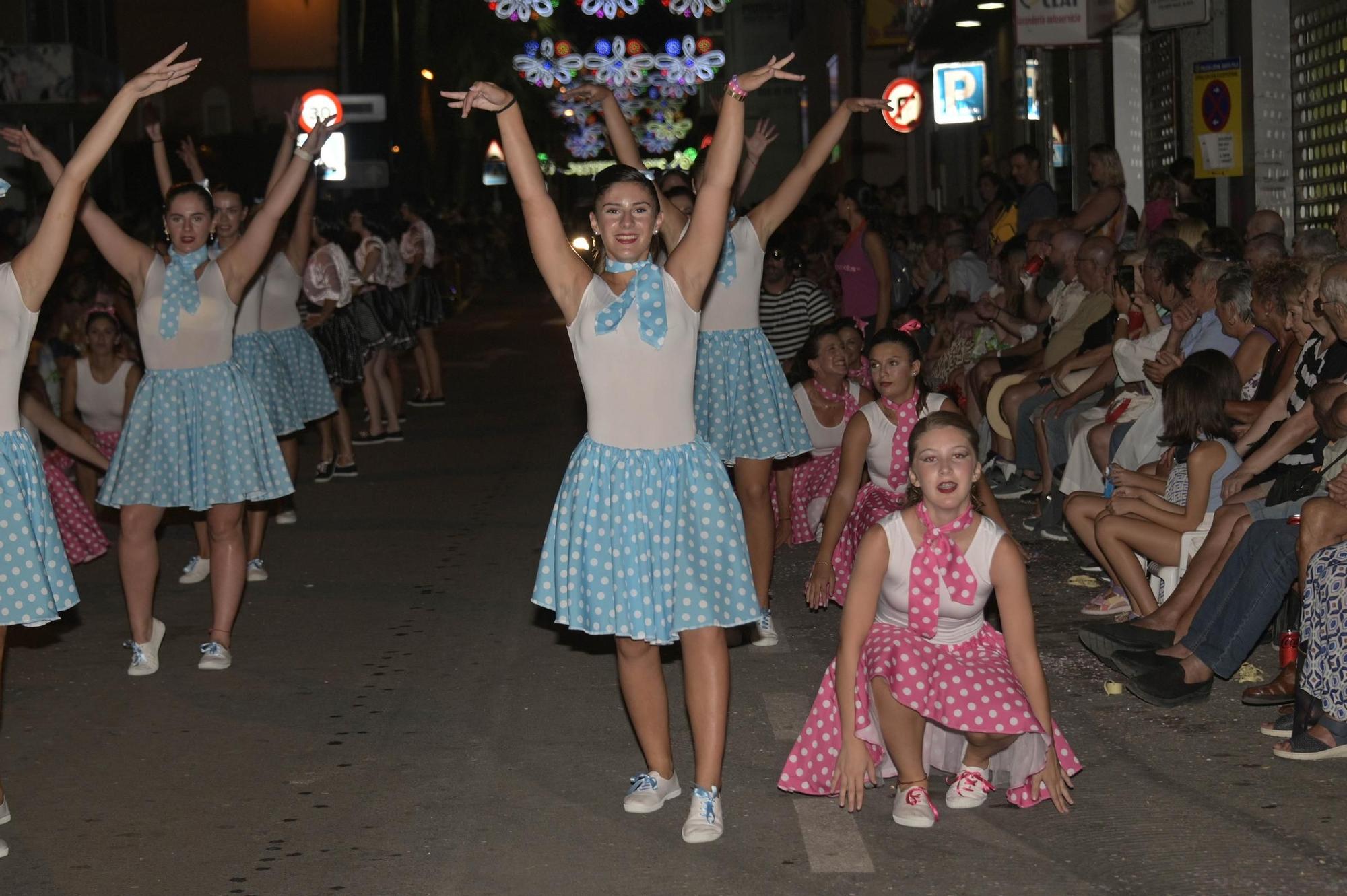 Derroche de musica y color en Santa Pola