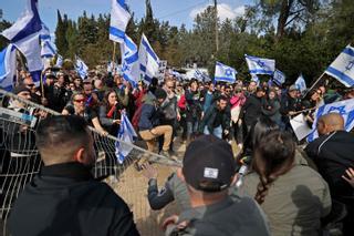 El Parlamento israelí inicia la tramitación de la polémica reforma judicial entre fuertes protestas