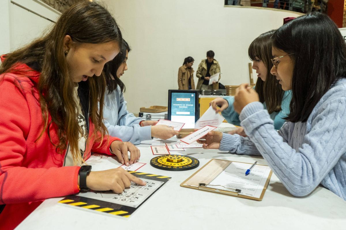 Totes les fotos de la jornada de tarda del programa 'Ambaixadores de les Matemàtiques' Totes les fotos de la jornada de tarda del programa 'Ambaixadores de les Matemàtiques'