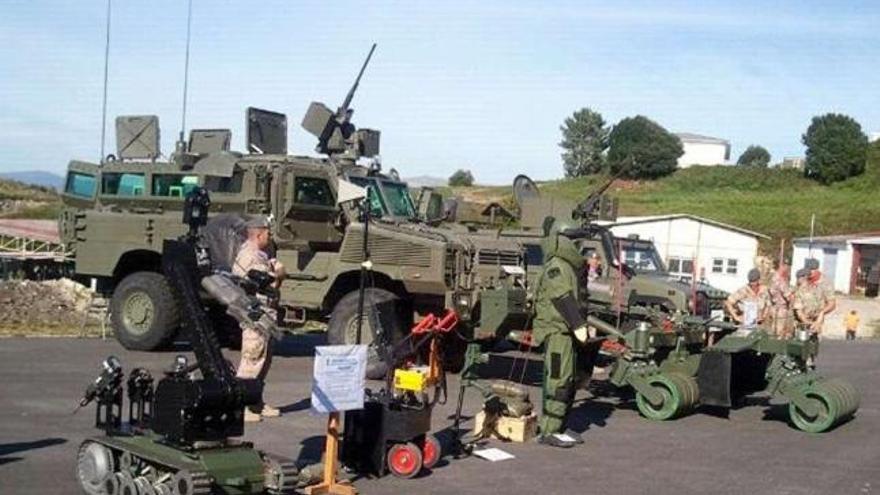 Material y equipamientos que tendrá la Brilat en Afganistán.  // Faro