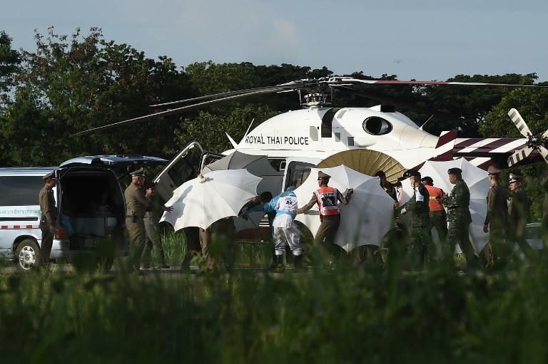 Rescatados todos los 12 niños y el monitor que quedaron atrapados en una cueva de Tailandia