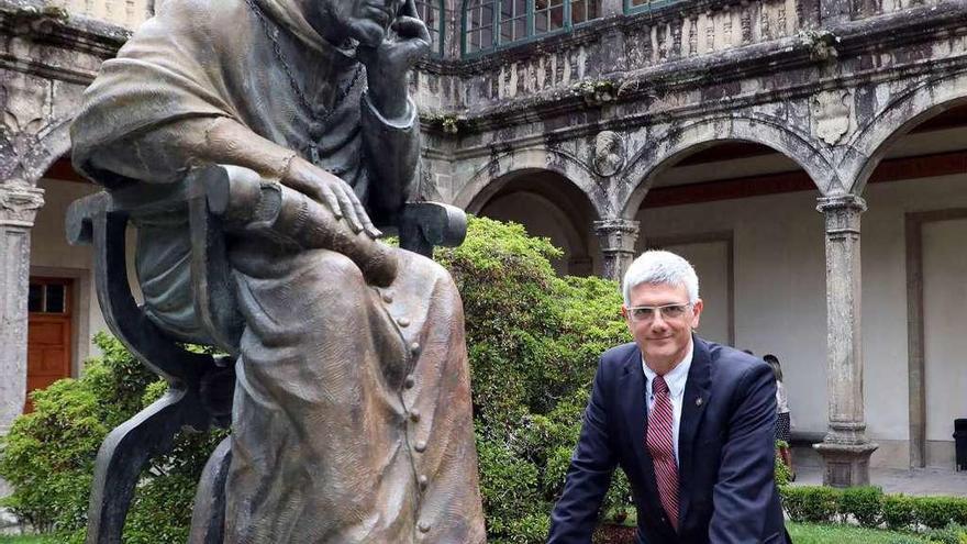 Bartolomé Burguera, en el Colexio de Fonseca, Compostela, donde recibió el premio. // Xoán Álvarez