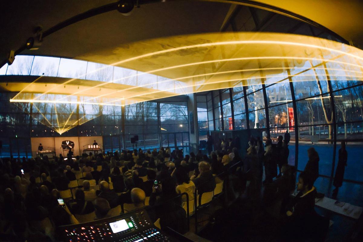 Actuació de Playmodes a l'auditori de Girona