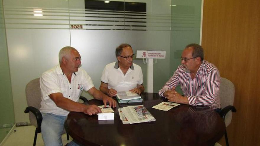 José Antonio de la Torre y José Manuel Pilo (izquierda y derecha), en una reunión