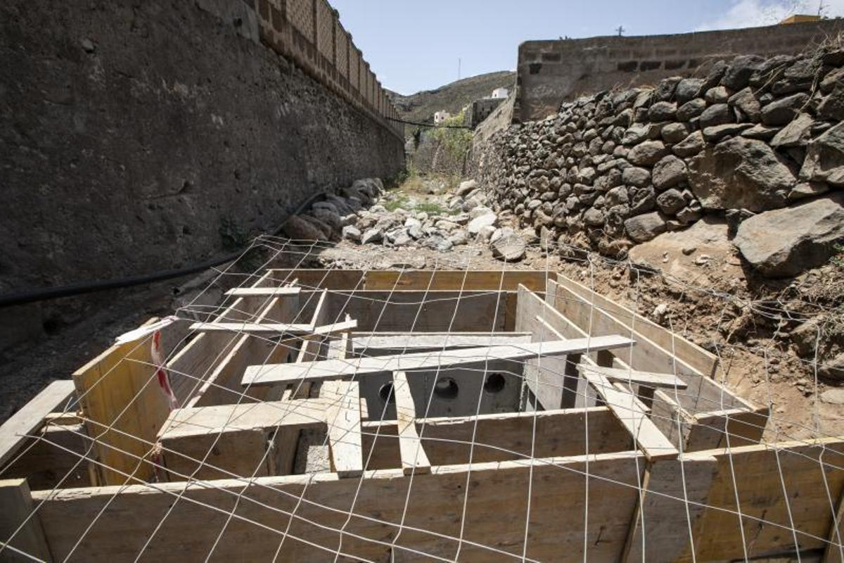 01.07.19. Las Palmas de Gran Canaria.- Vecinos de Cañada Honda se quejan del mal asfaltado de las calles. Foto Quique Curbelo  | 01/07/2019 | Fotógrafo: Quique Curbelo