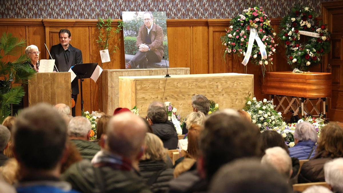 La sala del Vigo Memorial se llenó para despedir al exalcalde vigués y magistrado.