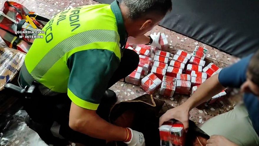Pillado en Castellón con tonelada y media de hachís por conducir hablando con el móvil