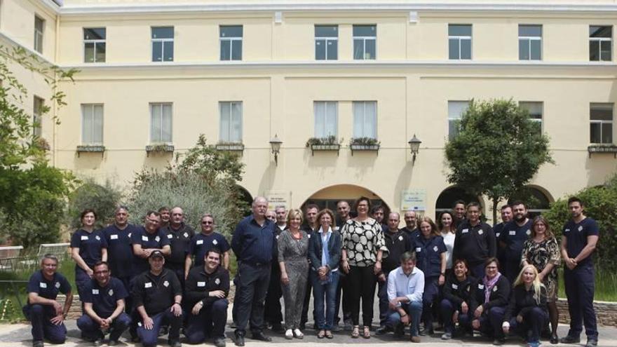 Los alumnos del taller de empleo realizan sus prácticas rehabilitando viviendas sociales