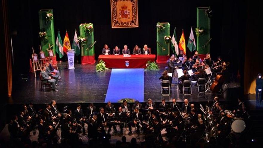 Imagen del acto del Día de la Constitución celebrado por el Ayuntamiento de Estepona.