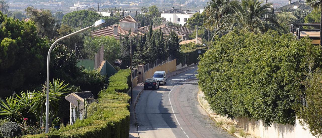 La zona de Bonavista, con viviendas unifamiliares, carece de alumbrado público.