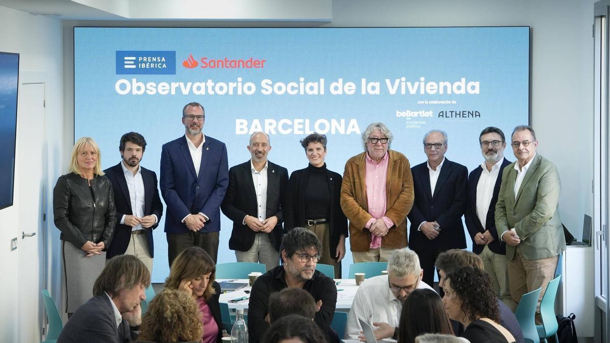 Elisenda García, directora de negocio promotor de Banco Santander ; Nacho Corredor, socio y vicepresidente de BeBartlet ; Jordi Bou , Alcalde del Papiol; Marc Aloy, alcalde Manresa; Alba Bou, alcaldesa de El Prat de Llobregat; Antoni Balmón, alcalde de Cornellà ; Josep Tutusaus, alcalde de Pontons ; Marcel Prunera, presidente de Althena ; Albert Sáez, director de El Periódico.