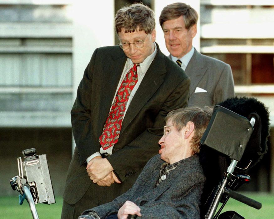 FILE PHOTO: Microsoft President Bill Gates (L), ...