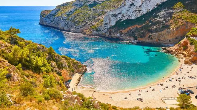 Estas son las siete playas que obtienen o recuperan la bandera azul en 2026 en Alicante