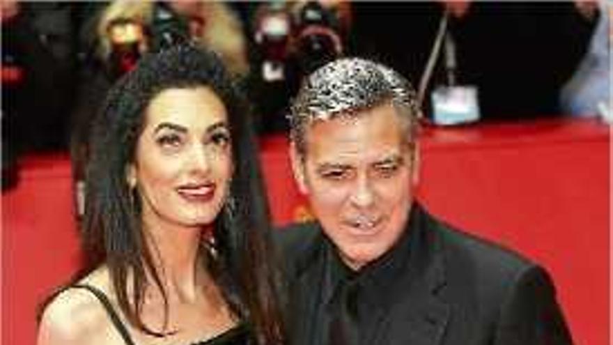 George Clooney i la seva dona, Amal Clooney, arriben a la Berlinale.