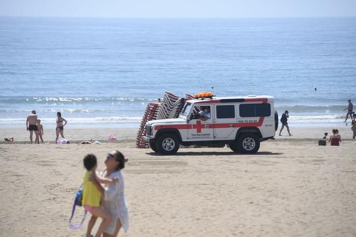 Ambiente de Playa del Inglés en plena fase 2