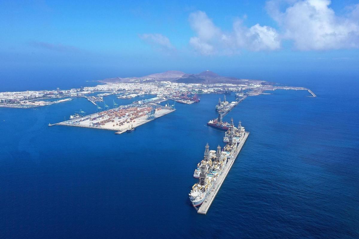 Imagen aérea del Puerto de la Luz y Las Palmas.