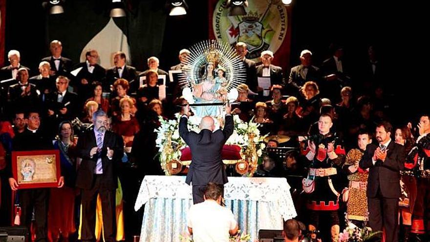 La Orquesta Municipal toca en honor a la Virgen de las Injurias.