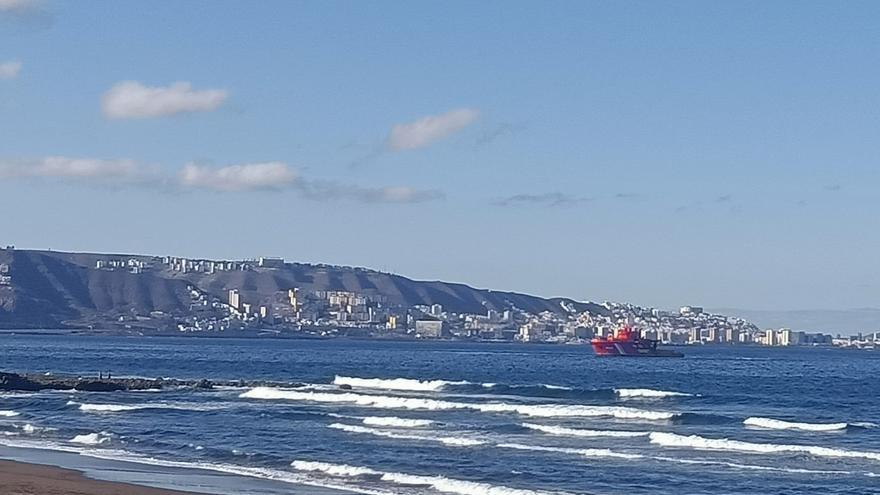 Vertido de 1.000 litros de fuel en la bahía de Las Palmas de Gran Canaria